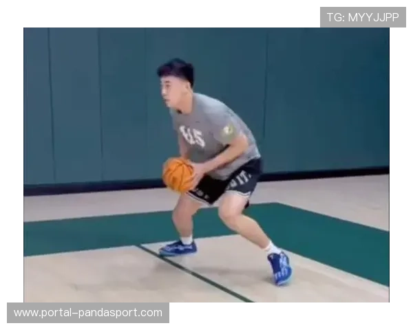 王俊杰命中赛季首记三分，进攻手段日趋全面